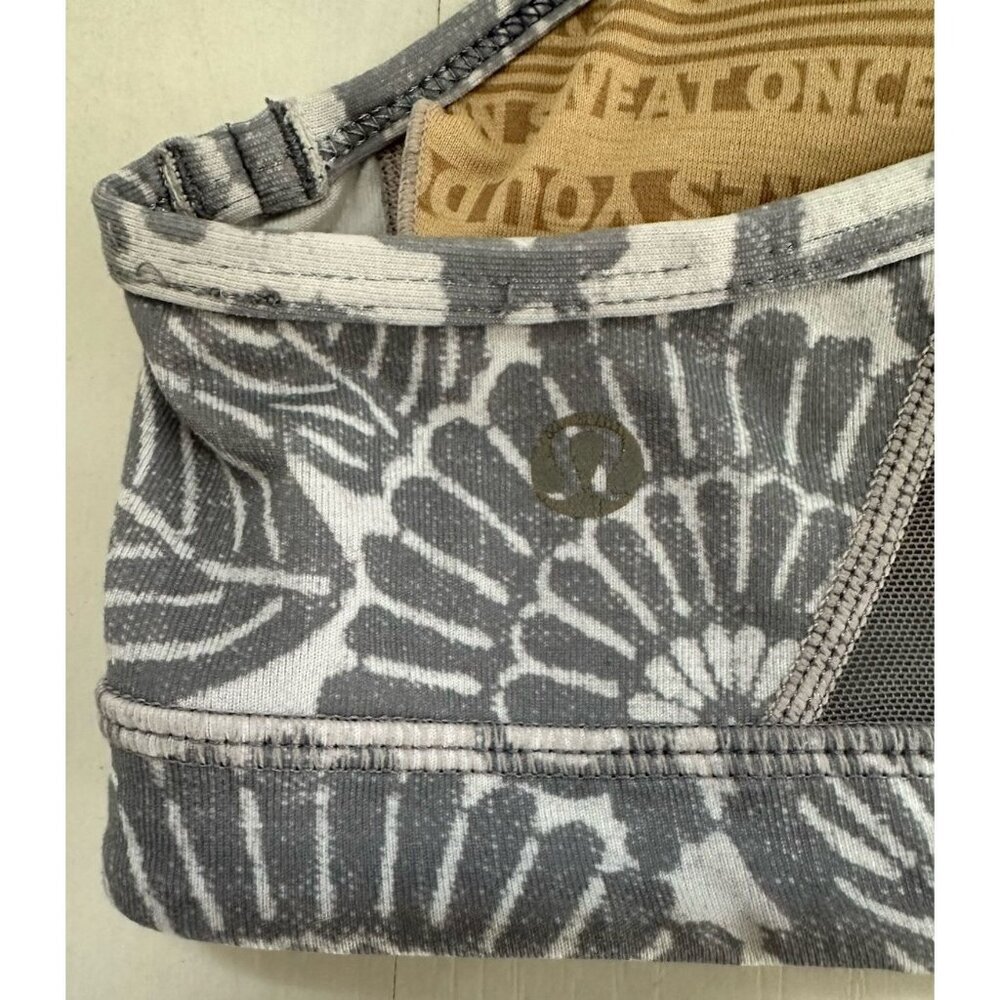 Lululemon Flow Y Bra IV Beachy Floral White Fossil Size‎ 8 EUC - Picture 5 of 5